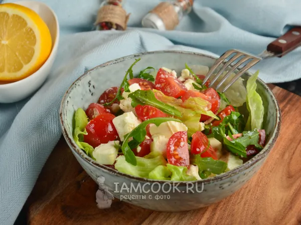 Фото готового блюда: Салат с рукколой и козьим сыром