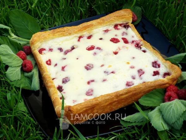 Фото блюда: Пирог с малиной из слоеного дрожжевого теста