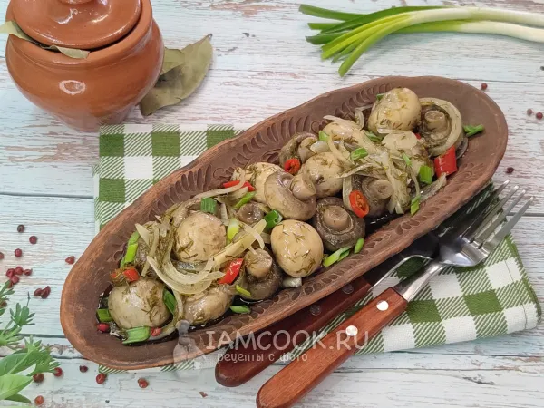 Фото блюда: Маринованные шампиньоны с луком