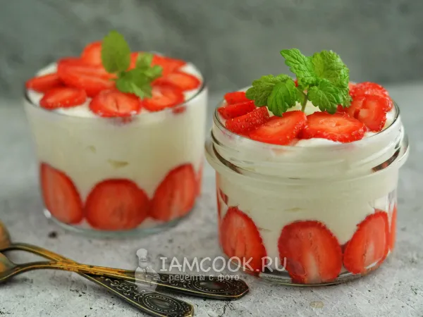 Фото блюда: Творожное желе с клубникой