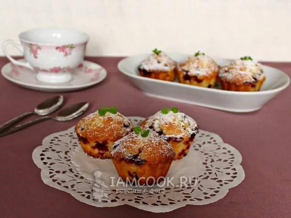 Фото блюда: Маффины с черной смородиной
