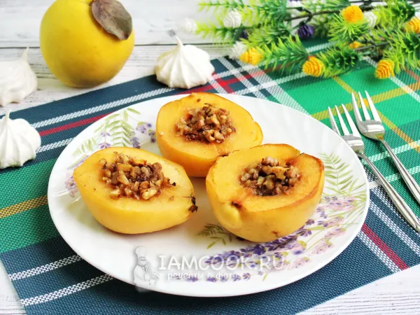 Фото блюда: Айва с орехами и медом в духовке