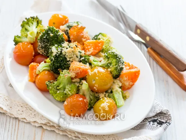 Фото блюда: Брокколи, запеченная с овощами, миндалём и сыром