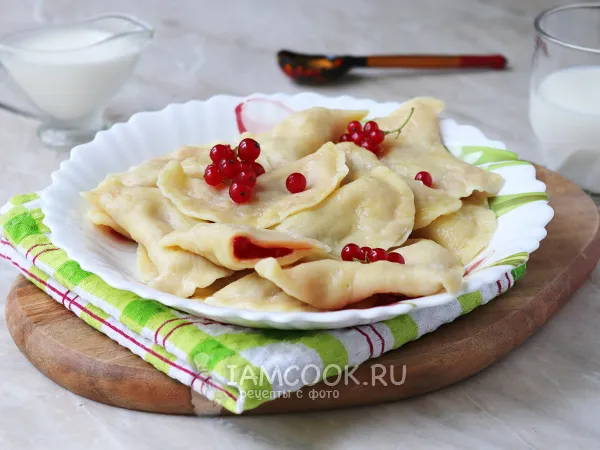 Фото блюда: Вареники с красной смородиной