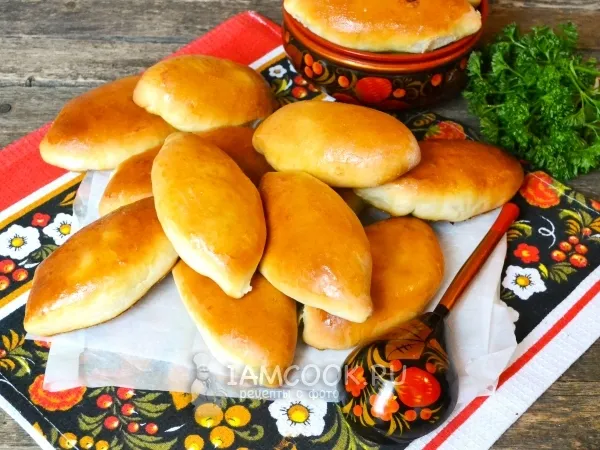 Фото блюда: Пирожки с курицей и картошкой в духовке