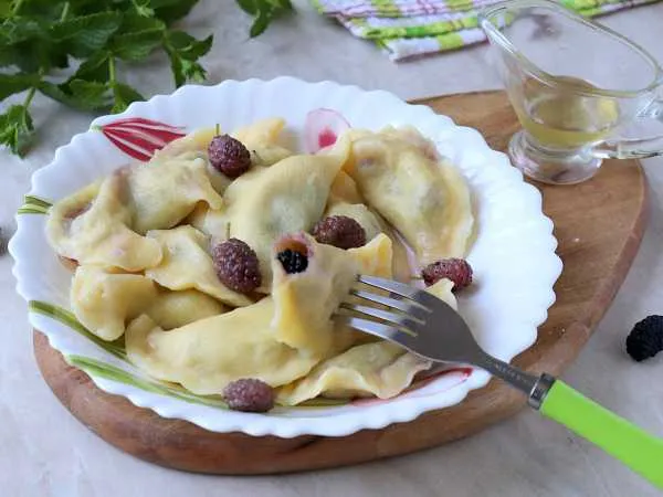 Фото блюда: Вареники с шелковицей