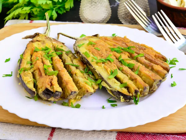 Фото блюда: Жареные баклажаны веером на сковороде (в кляре)