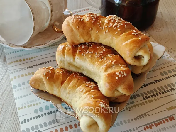 Фото готового блюда: Рогалики с мясом