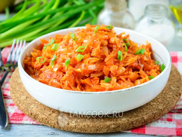 Фото блюда: Тушеная квашеная капуста с томатной пастой