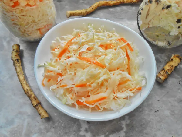 Фото блюда: Маринованная капуста с хреном на зиму