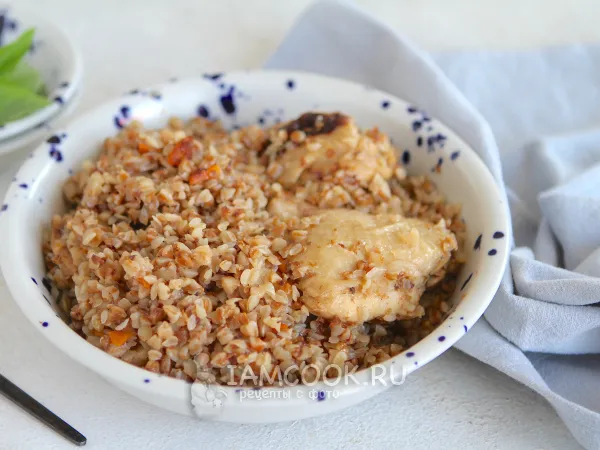 Фото блюда: Куриные бедра с гречкой в мультиварке