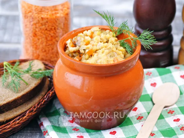 Фото готового блюда: Чечевица в горшочке