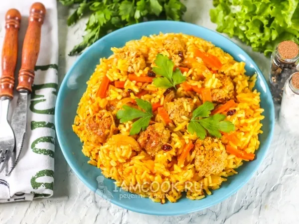 Фото готового блюда: Плов с фрикадельками