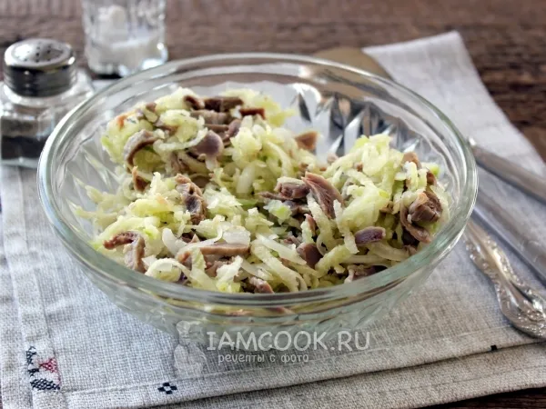 Фото блюда: Салат из куриных желудков с редькой