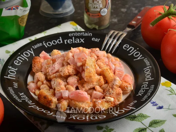 Фото блюда: Салат с бобами и сухариками