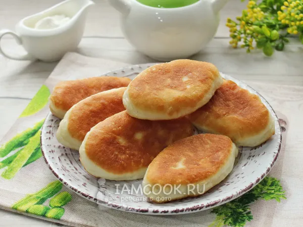 Фото готового блюда: Жареные пирожки с картошкой и сыром