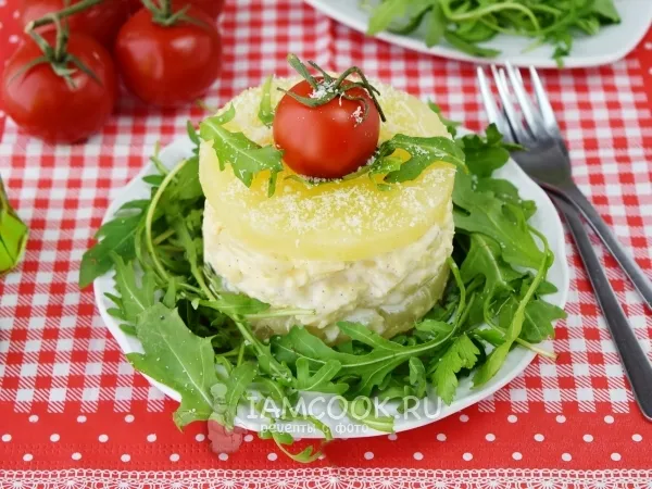 Фото готового блюда: Салат из ананасов с сыром и чесноком