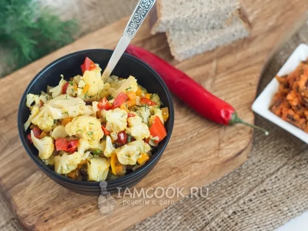 Фото готового блюда: Цветная капуста с имбирем и болгарским перцем