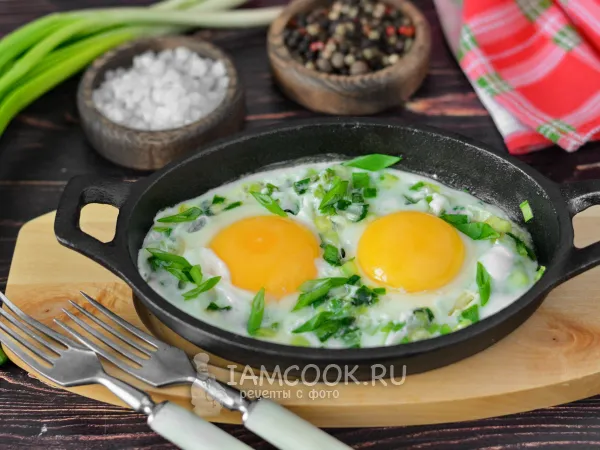 Фото блюда: Яичница с зеленым луком