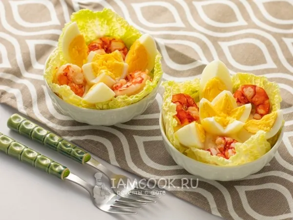 Фото блюда: Салат с креветками, сыром и яйцом