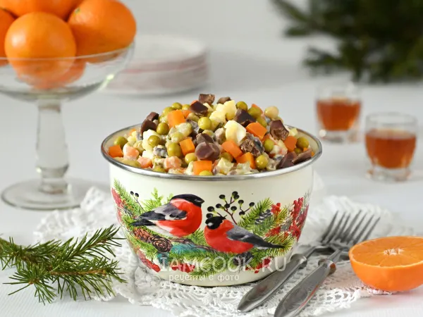 Фото готового блюда: Оливье с куриными желудками