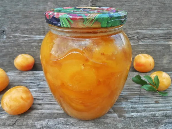 Фото блюда: Алыча в собственном соку на зиму