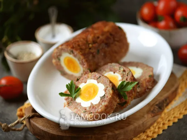 Фото готового блюда: Мясной рулет с рисом и яйцом