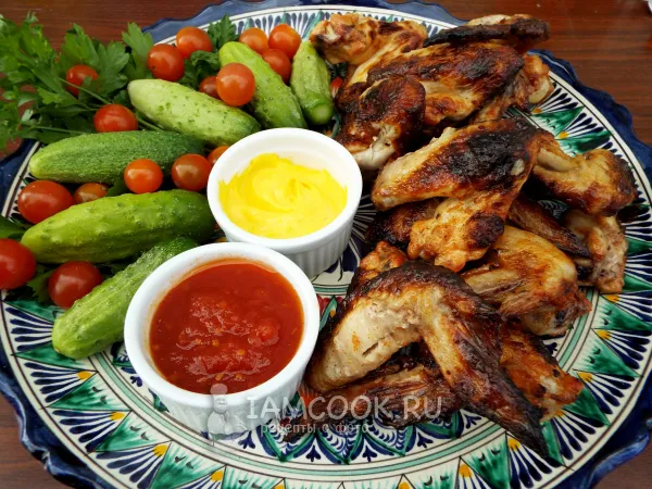Фото готового блюда: Куриные крылышки в кефире на мангале