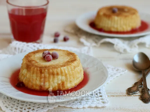 Фото готового блюда: Манный пудинг с киселем