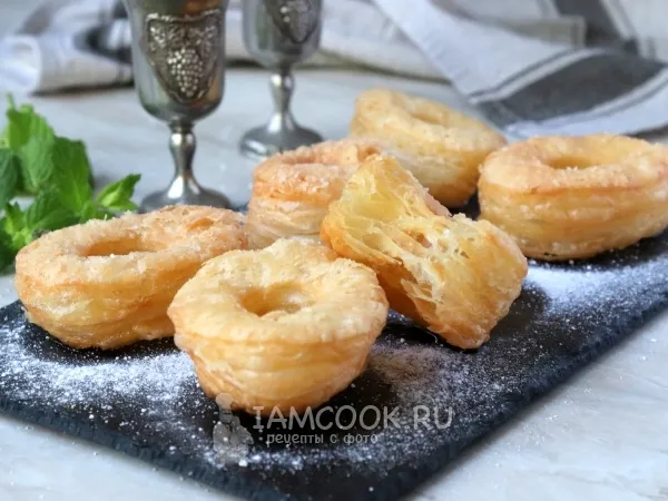 Фото блюда: Пончики из слоёного теста