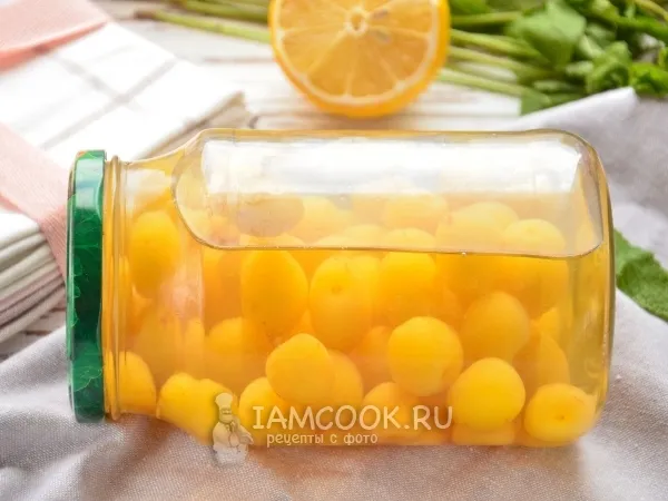 Фото готового блюда: Компот из белой черешни на зиму