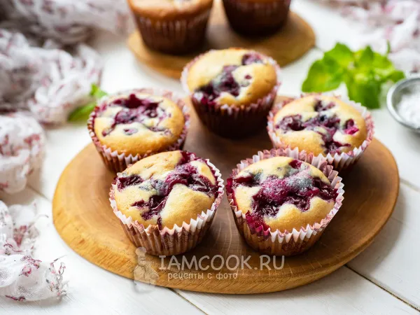 Фото блюда: Маффины с вишней на кефире