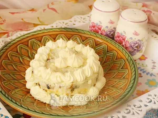 Фото готового блюда: Салат «Невеста» с копченой курицей