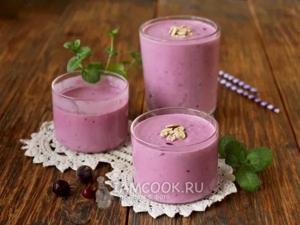 Фото блюда: Смузи с творогом, овсянкой и смородиной