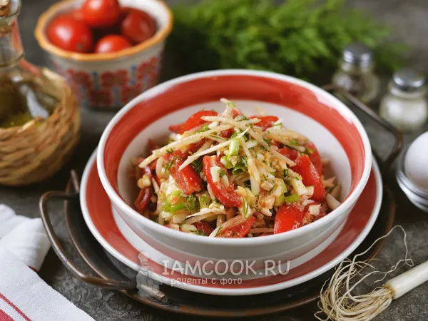 Фото готового блюда: Салат из дайкона с помидорами