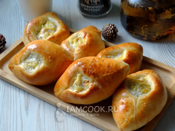 Фото готового блюда: Расстегай с курицей и картошкой