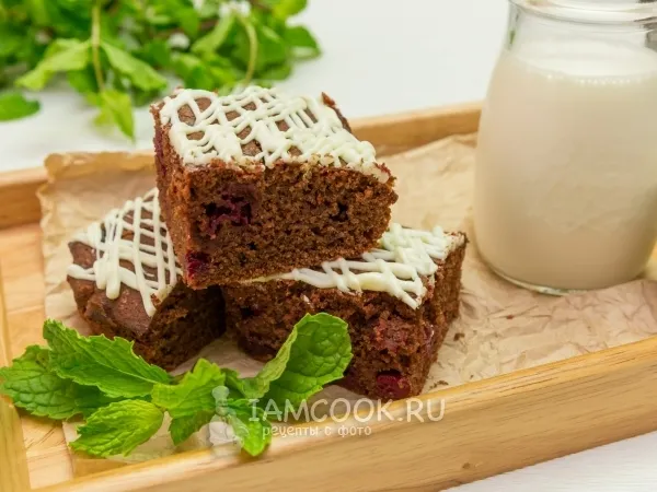 Фото блюда: Шоколадно-миндальный пирог с вишней