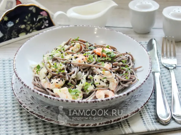 Фото блюда: Соба с креветками в сливочном соусе