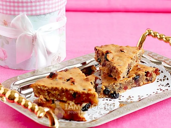 Фото готового блюда: Коврижка с вареньем