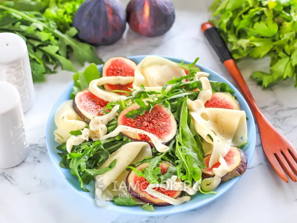 Фото блюда: Салат с инжиром, рукколой и сыром