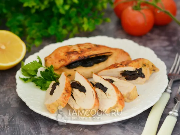 Фото блюда: Куриное филе с черносливом в духовке