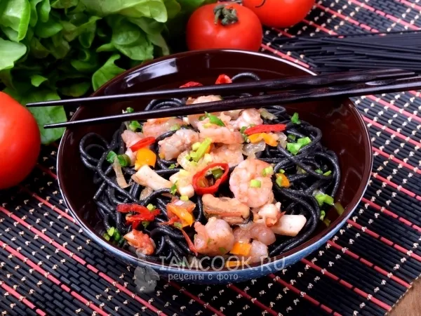 Фото блюда: Черные спагетти с морепродуктами