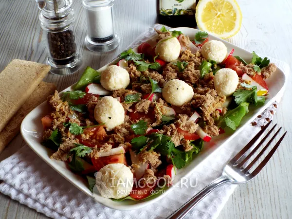 Фото готового блюда: Салат с сырными шариками