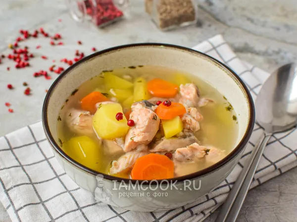 Фото готового блюда: Уха из форели с перловкой