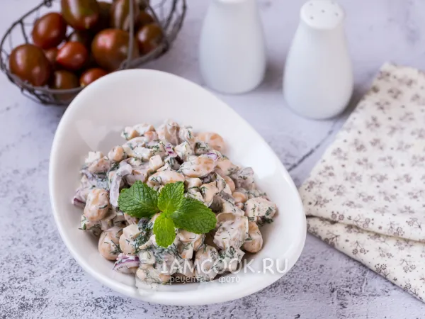 Фото готового блюда: Салат «Баварский» с копчёной курицей