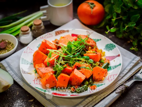 Фото готового блюда: Тыква в фольге в духовке с овощами