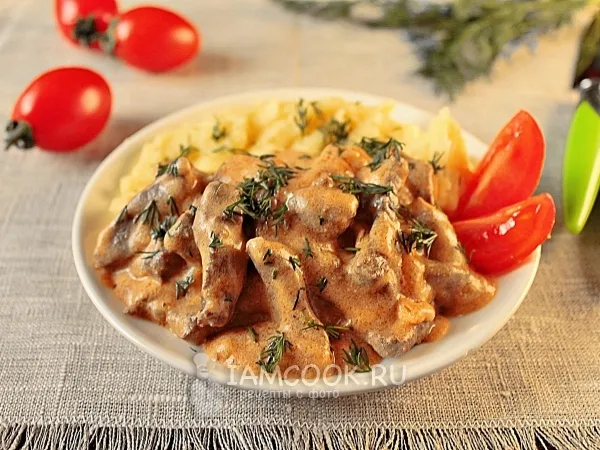 Фото готового блюда: Бефстроганов из говяжьей печени