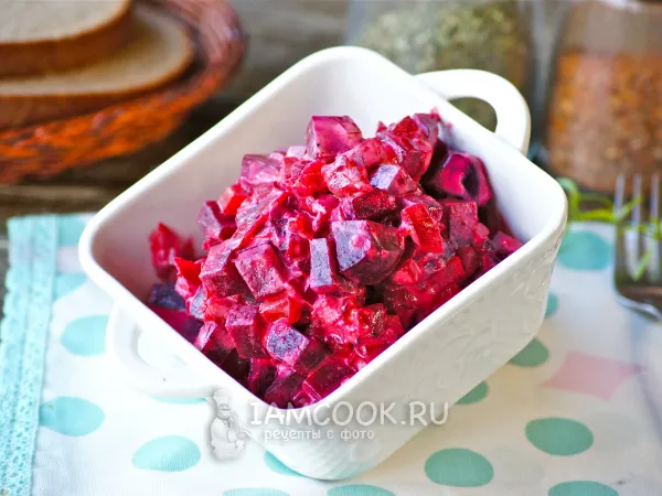 Фото готового блюда: Тушеная свекла в сметане