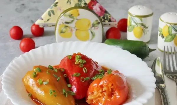 Фото блюда: Перец, фаршированный капустой и рисом