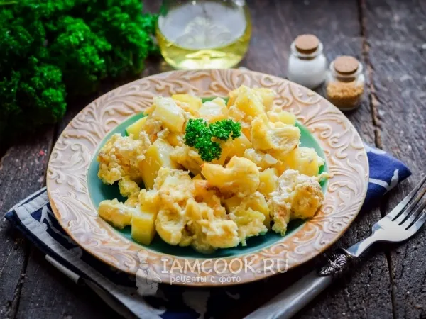 Фото блюда: Картошка с цветной капустой в сливках (в духовке)